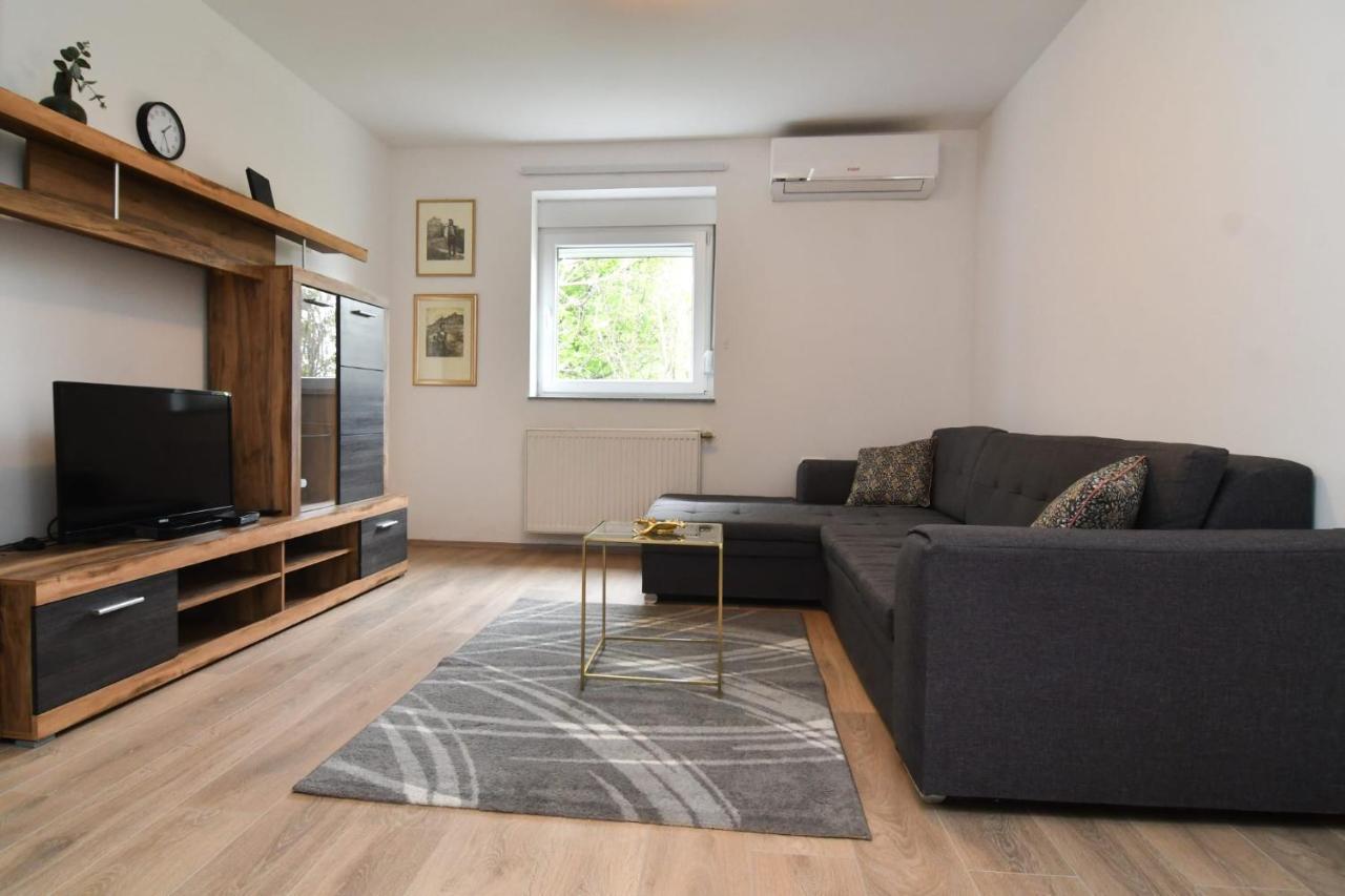 Apartman Gluic سيني المظهر الخارجي الصورة